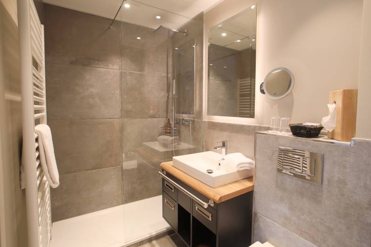 Classic Hotelzimmer Badezimmer | Doppelzimmer Bad Iburg