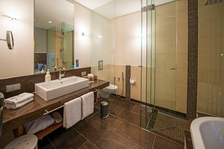 Badezimmer Juniorsuite Classic - Bad Iburg - 4 Sterne Hotel