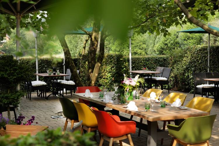 Terrasse des Restaurants Bad Iburg - regional & frisch